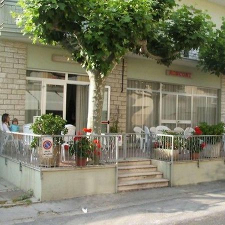 Hotel Ronconi Rimini Buitenkant foto