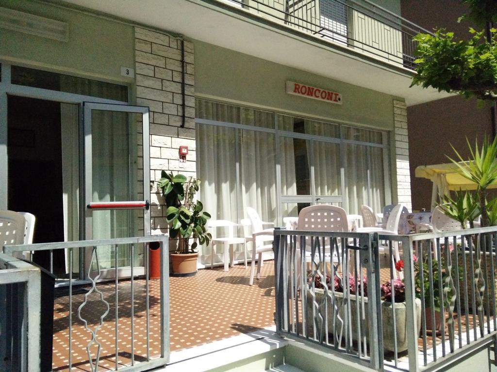 Hotel Ronconi Rimini Buitenkant foto