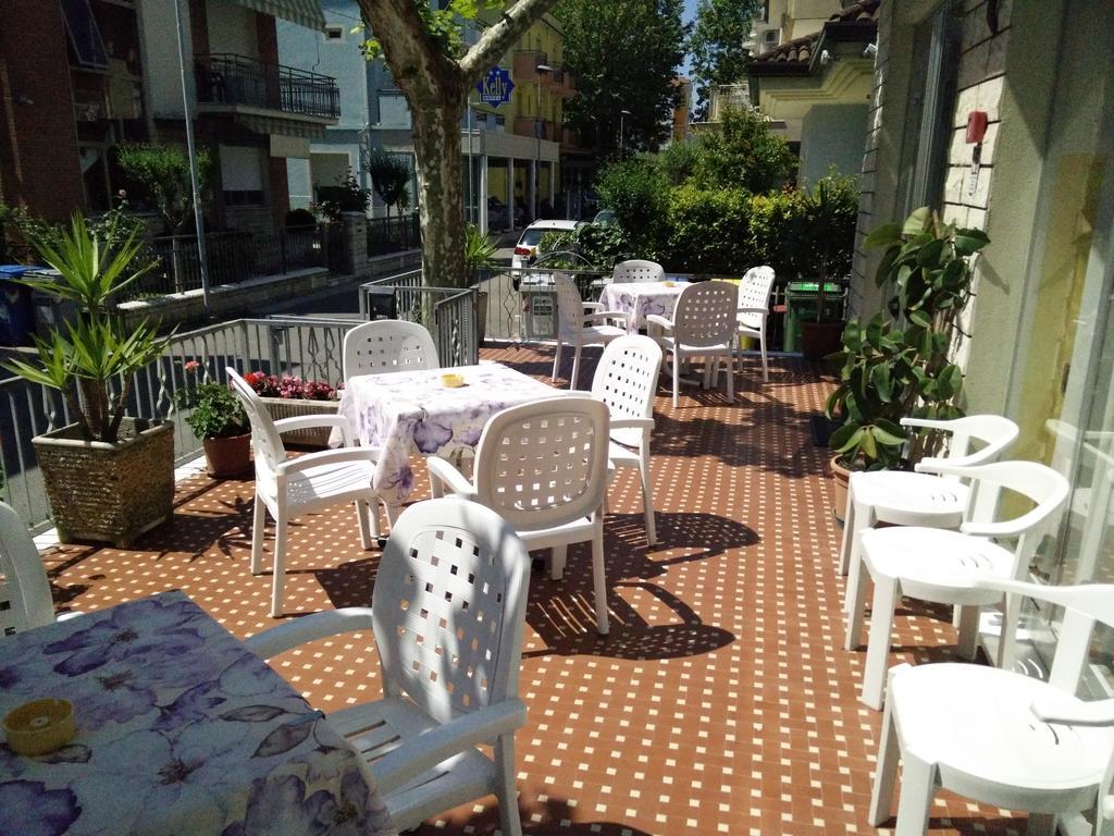 Hotel Ronconi Rimini Buitenkant foto
