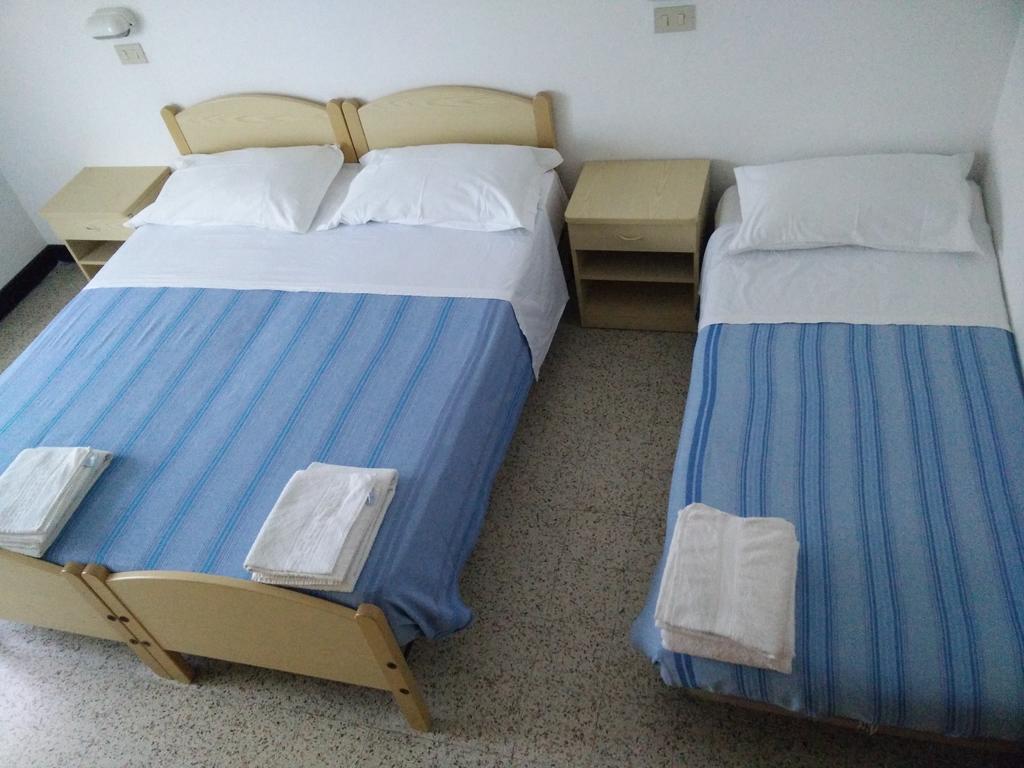 Hotel Ronconi Rimini Buitenkant foto