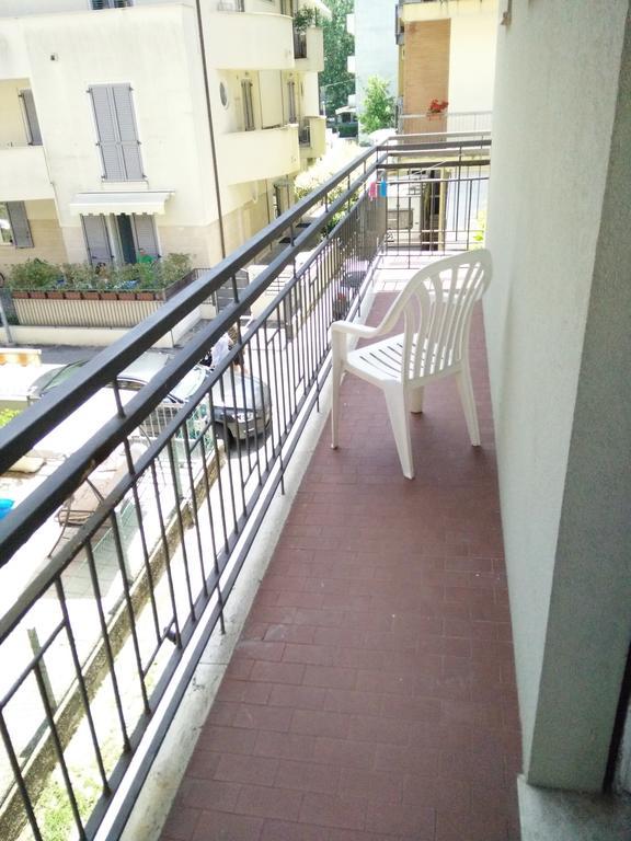 Hotel Ronconi Rimini Buitenkant foto