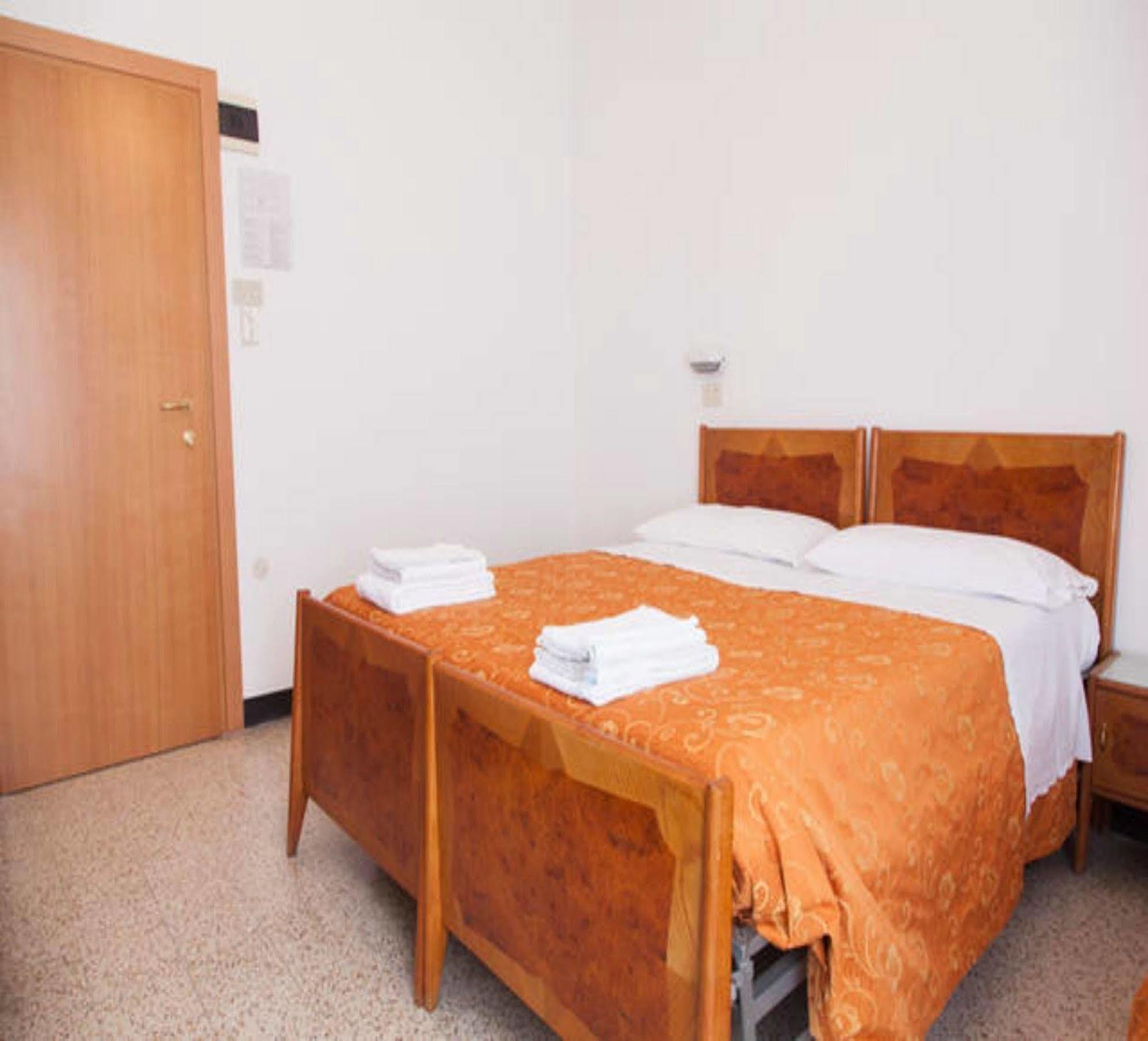 Hotel Ronconi Rimini Buitenkant foto