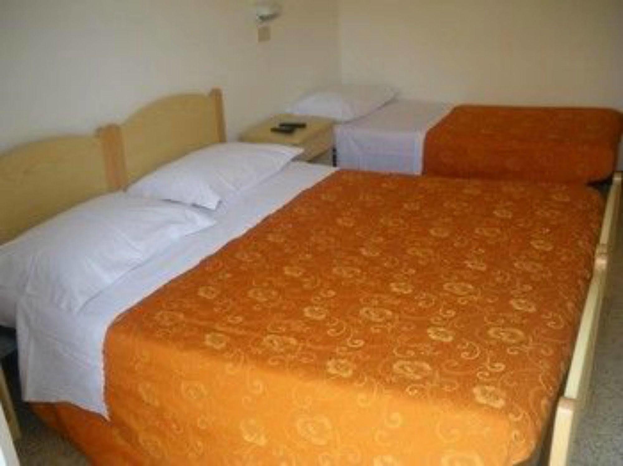Hotel Ronconi Rimini Buitenkant foto
