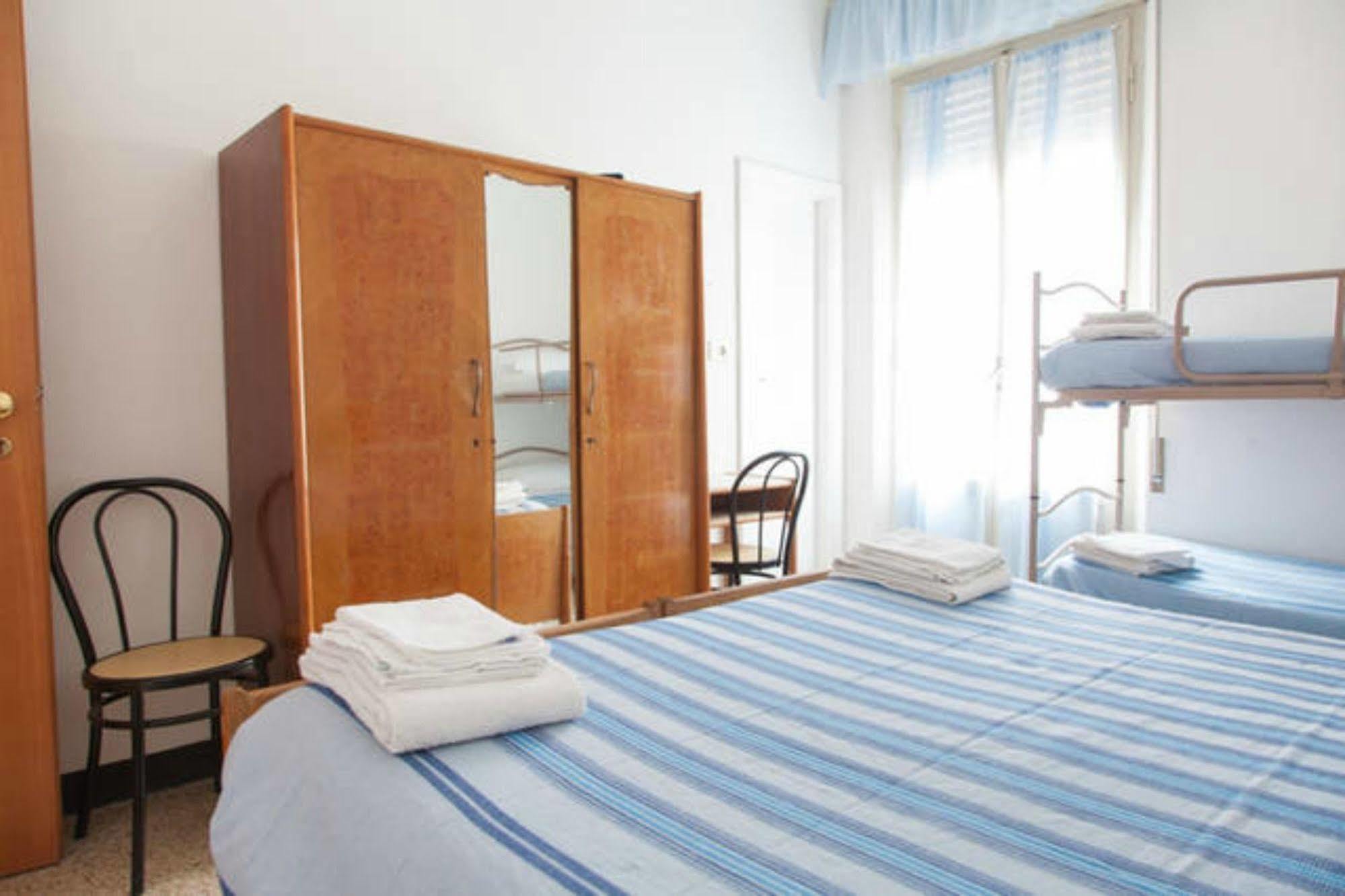 Hotel Ronconi Rimini Buitenkant foto