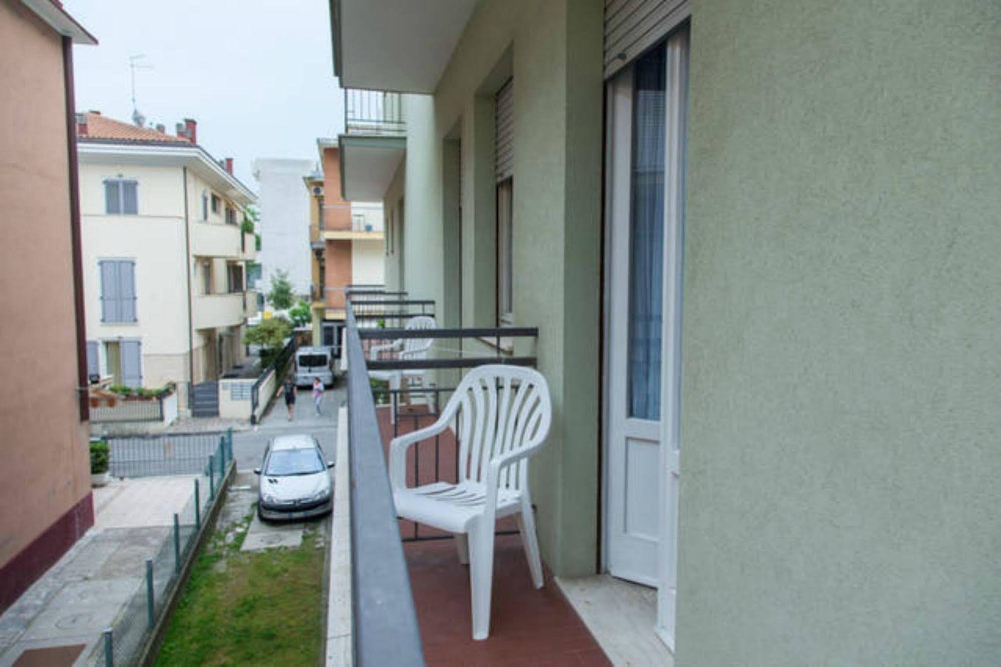 Hotel Ronconi Rimini Buitenkant foto