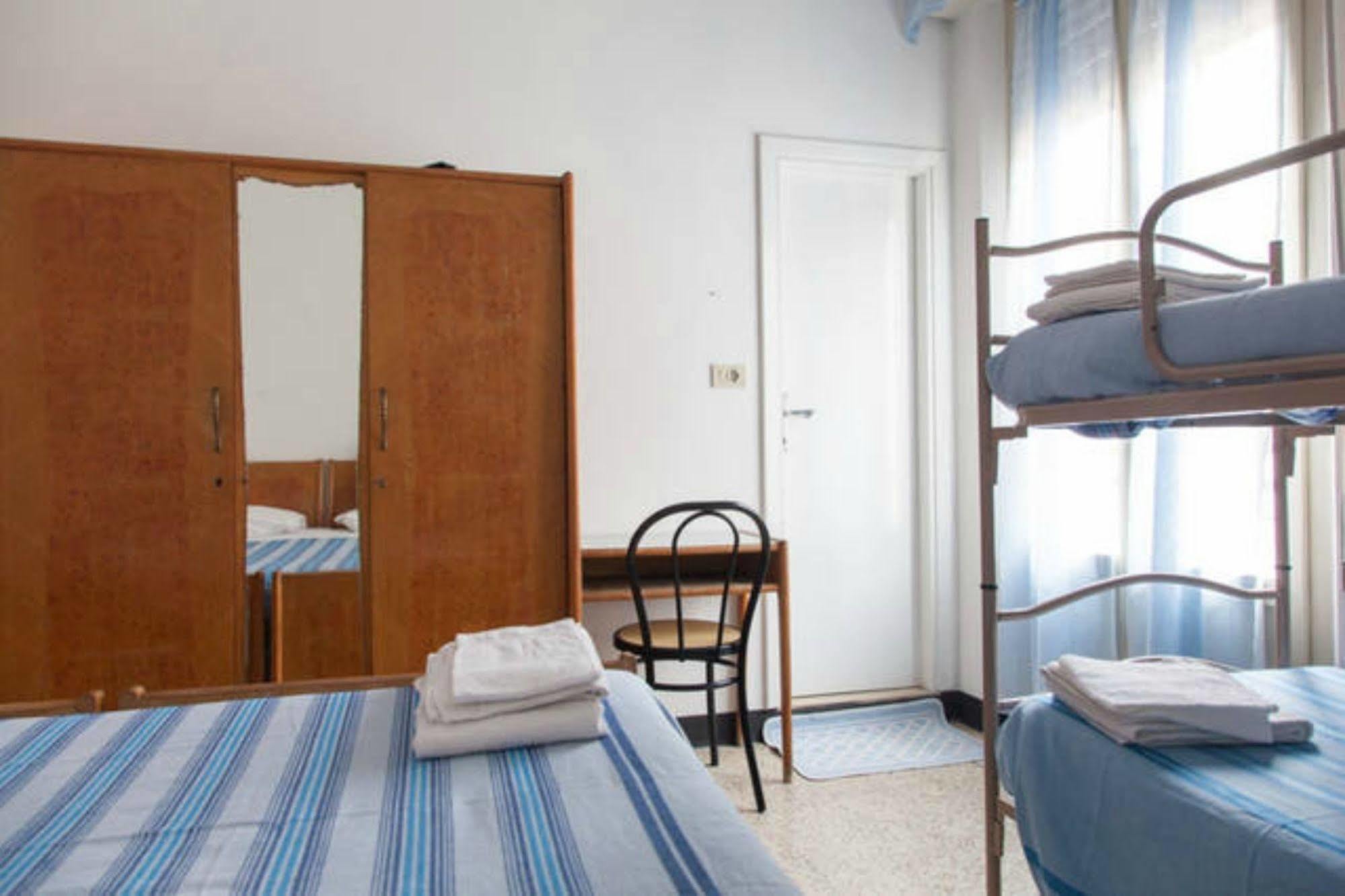Hotel Ronconi Rimini Buitenkant foto